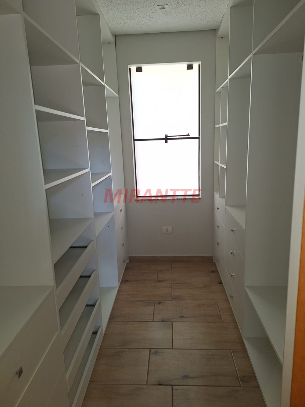 Sobrado de 248m² com 3 quartos em Serra da Cantareira
