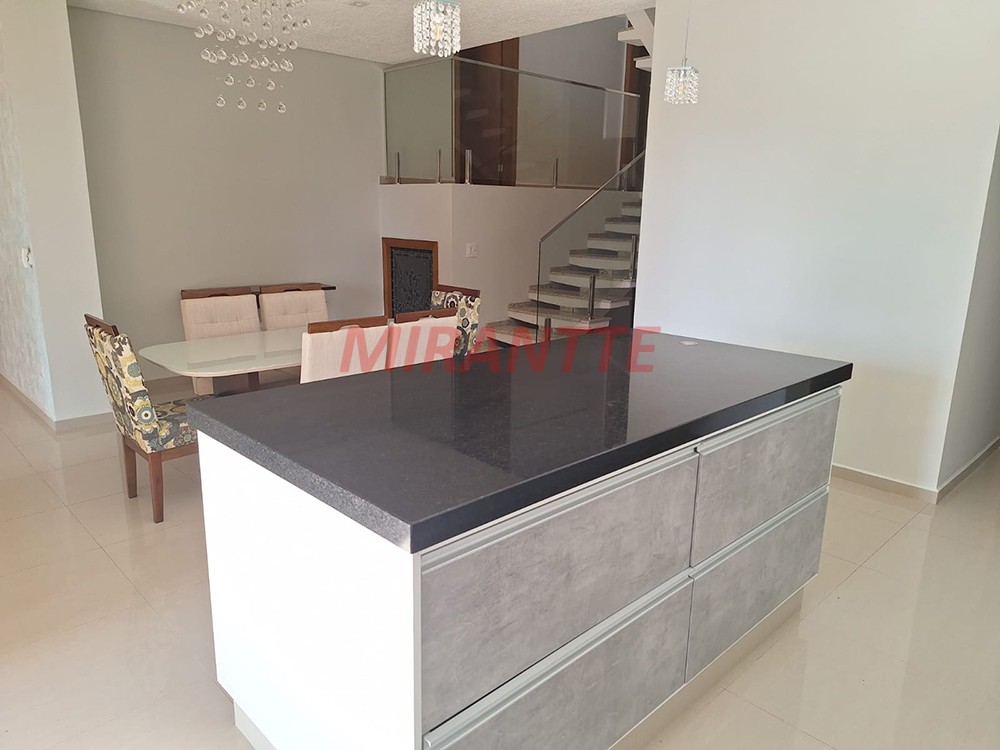 Sobrado de 248m² com 3 quartos em Serra da Cantareira