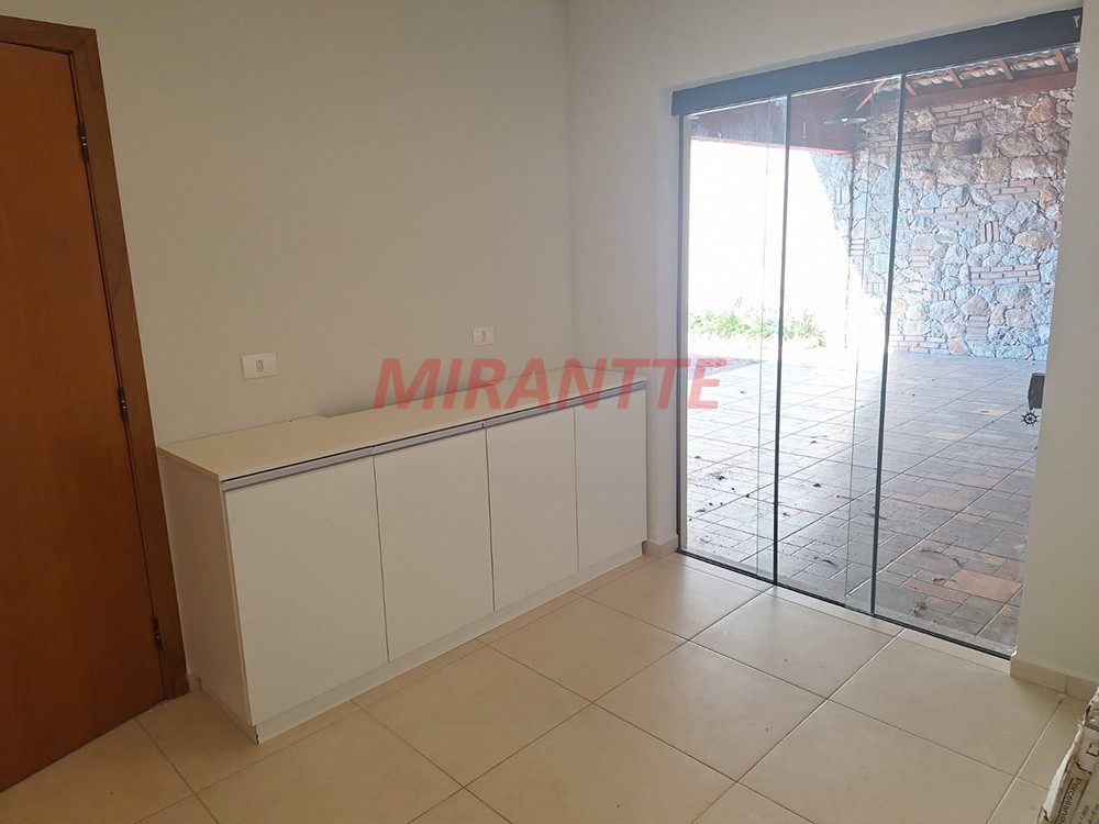 Sobrado de 248m² com 3 quartos em Serra da Cantareira