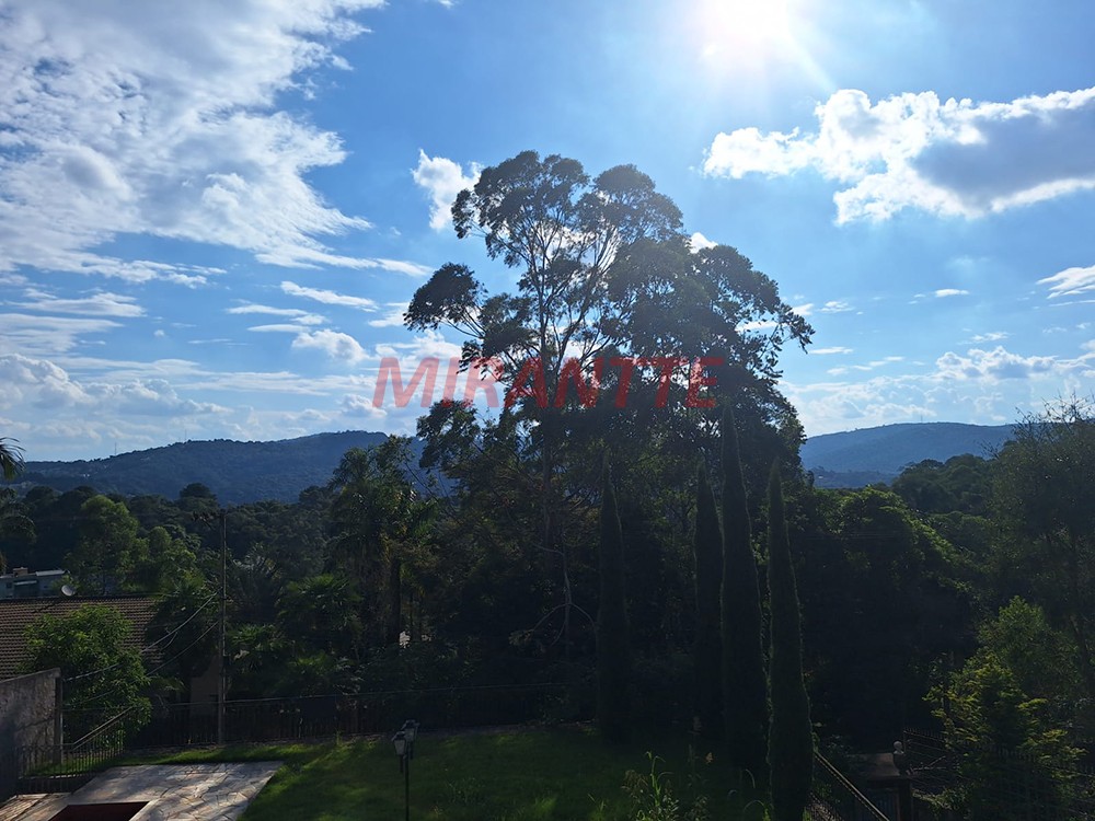 Sobrado de 248m² com 3 quartos em Serra da Cantareira
