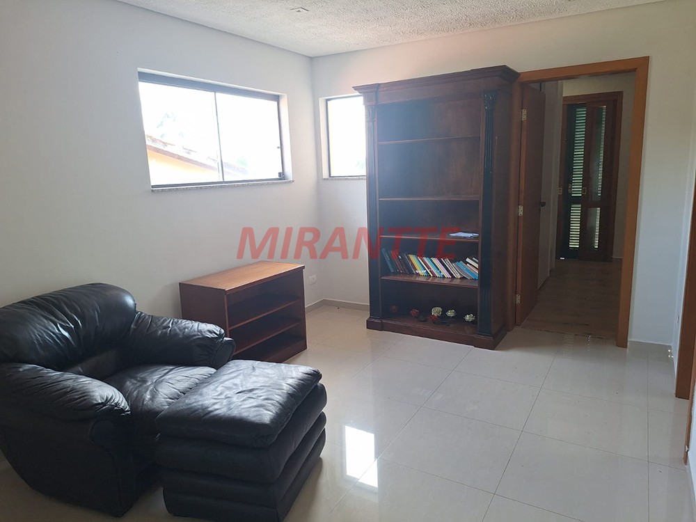 Sobrado de 248m² com 3 quartos em Serra da Cantareira