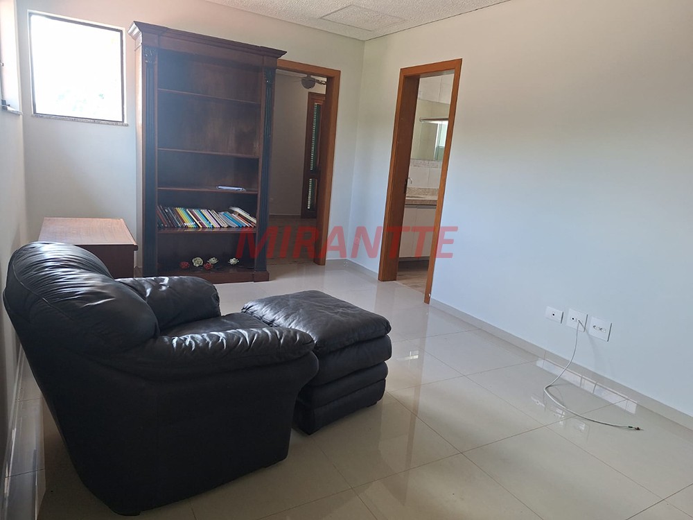 Sobrado de 248m² com 3 quartos em Serra da Cantareira