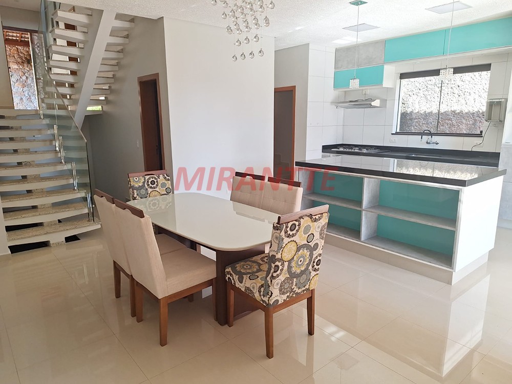 Sobrado de 248m² com 3 quartos em Serra da Cantareira