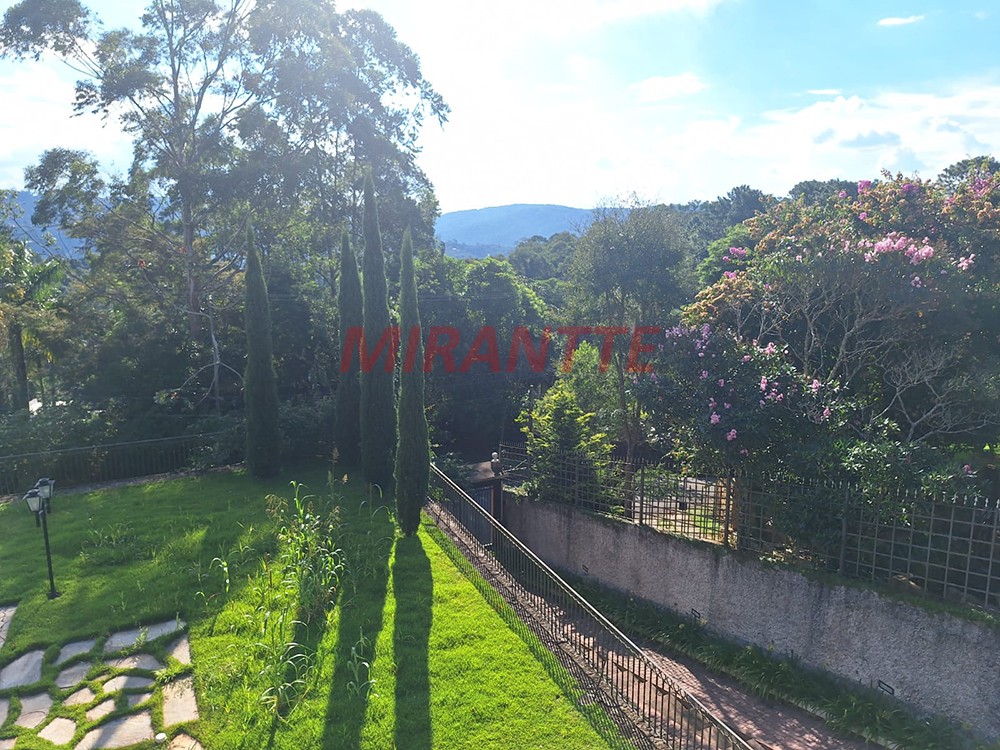 Sobrado de 248m² com 3 quartos em Serra da Cantareira