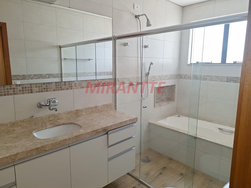 Sobrado de 248m² com 3 quartos em Serra da Cantareira