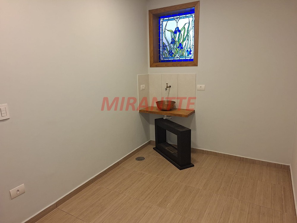 Sobrado de 248m² com 3 quartos em Serra da Cantareira