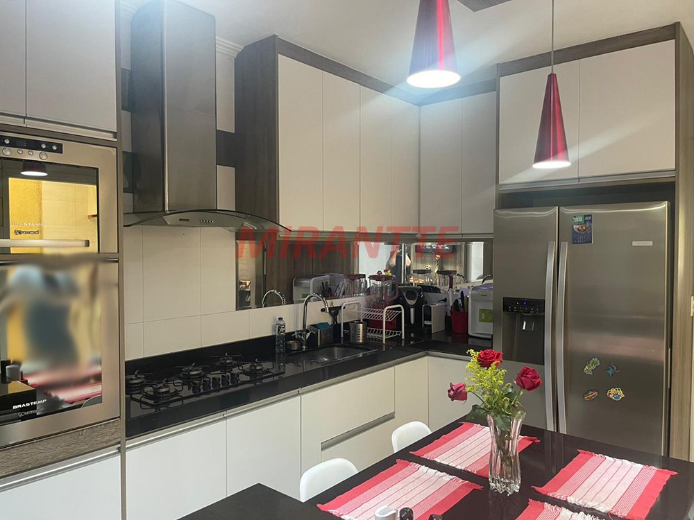 Cond. fechado de 136m² com 3 quartos em Tremembe