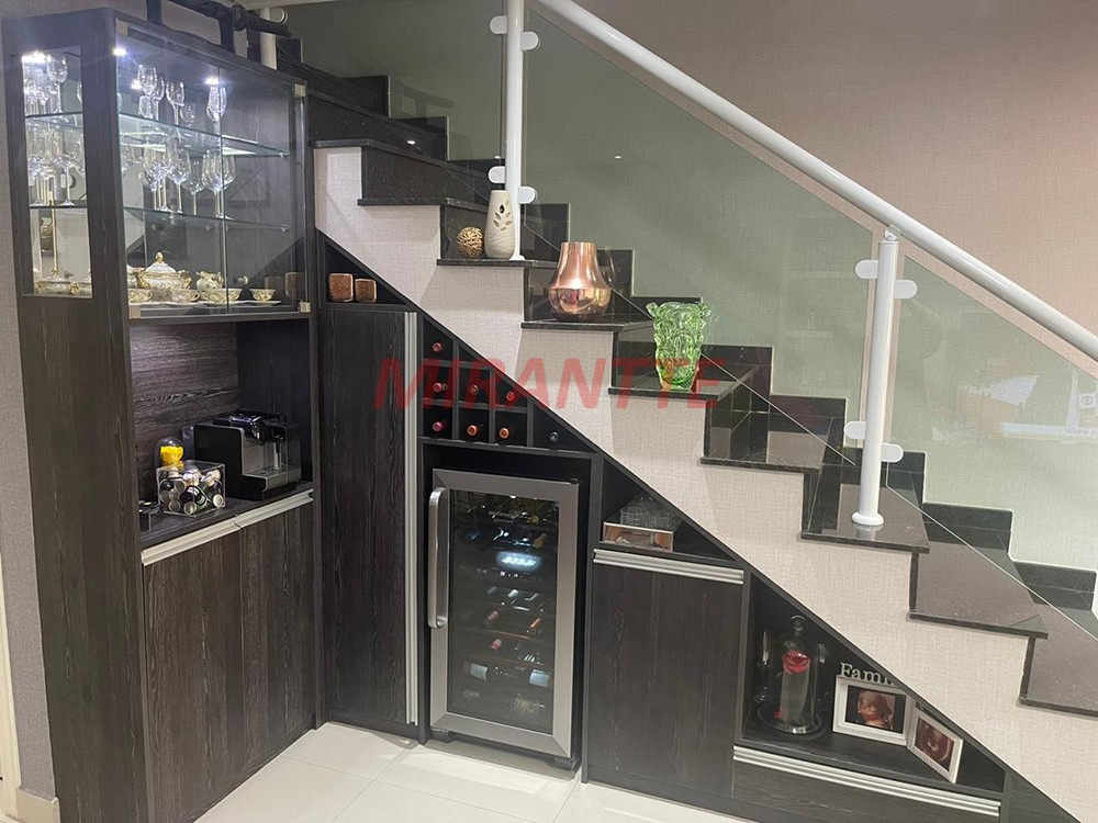 Cond. fechado de 136m² com 3 quartos em Tremembe