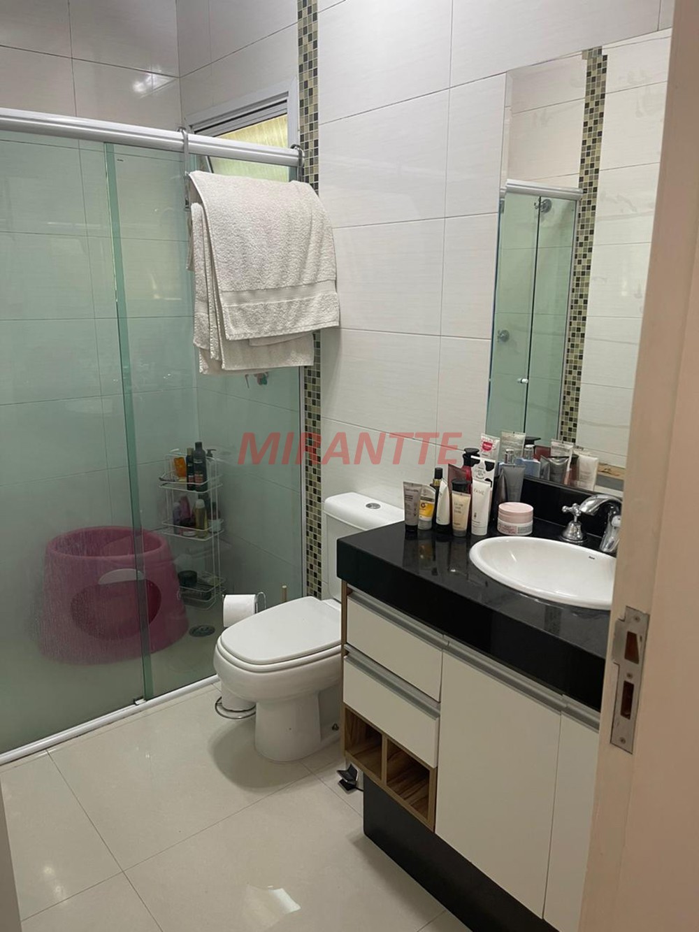 Cond. fechado de 136m² com 3 quartos em Tremembe