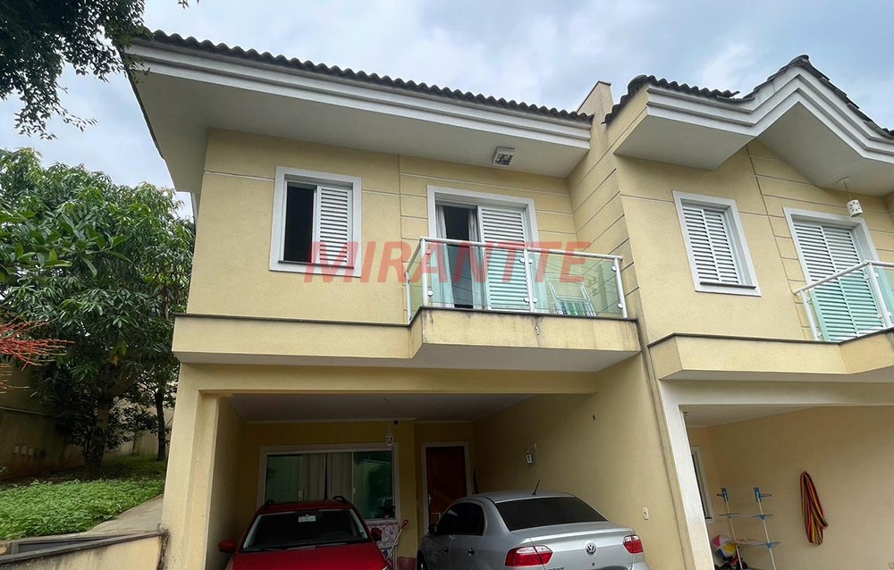 Cond. fechado de 136m² com 3 quartos em Tremembe