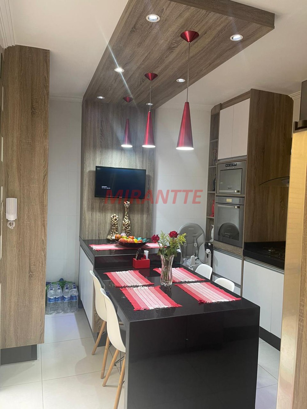 Cond. fechado de 136m² com 3 quartos em Tremembe