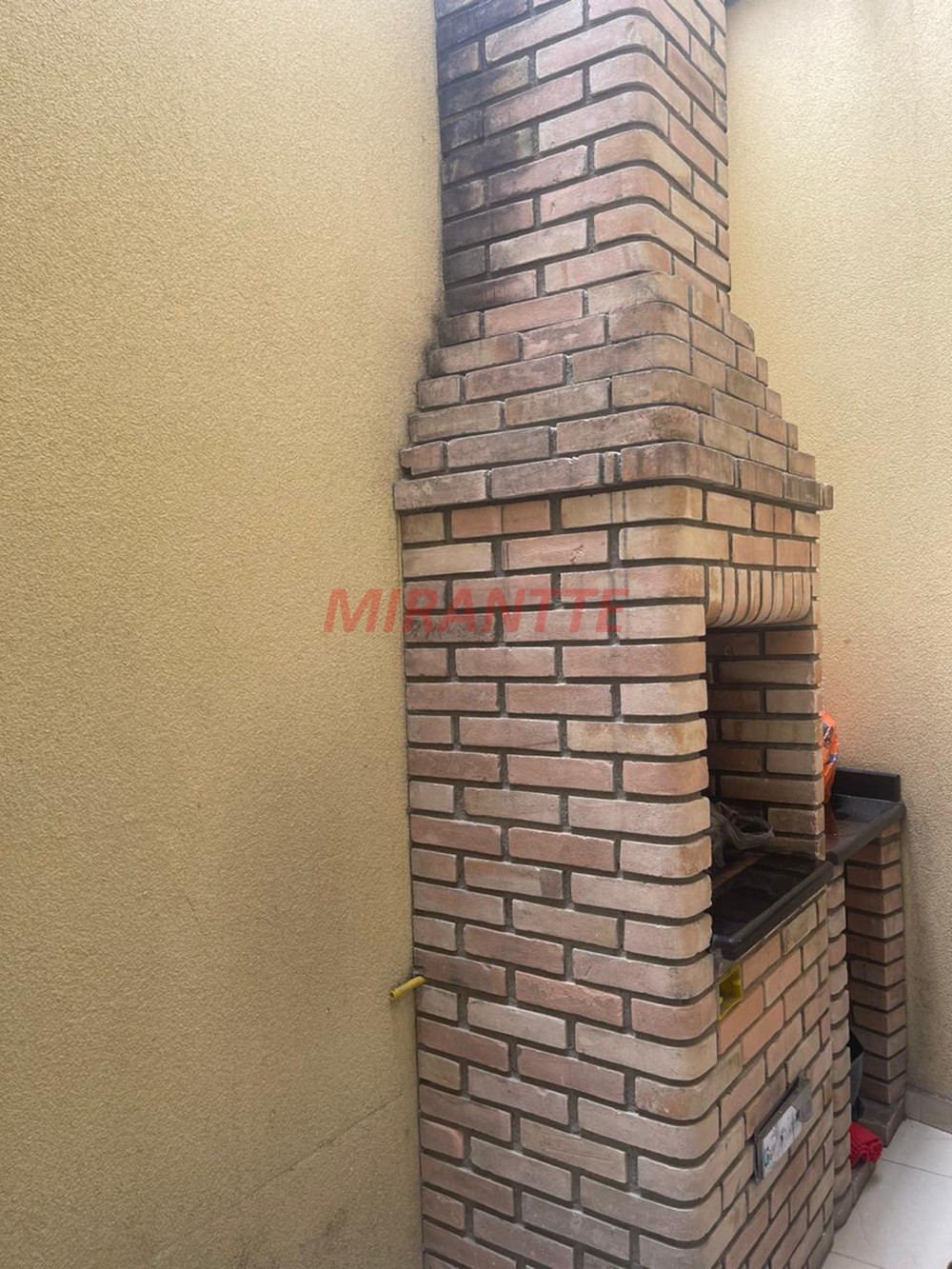 Cond. fechado de 136m² com 3 quartos em Tremembe
