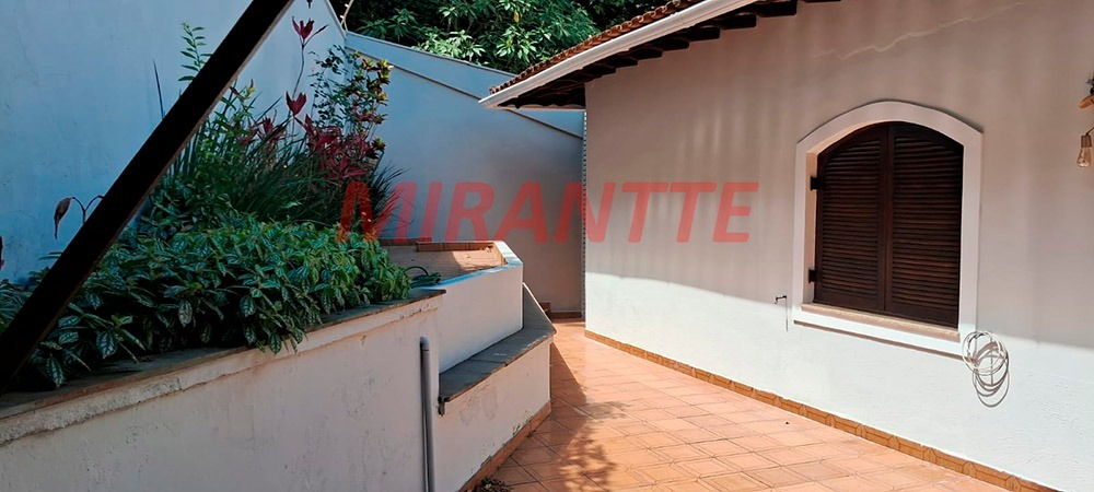 Sobrado de 200m² com 3 quartos em Vila Irmaos Arnoni