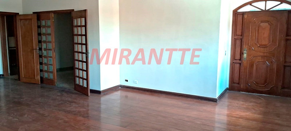 Sobrado de 200m² com 3 quartos em Vila Irmaos Arnoni