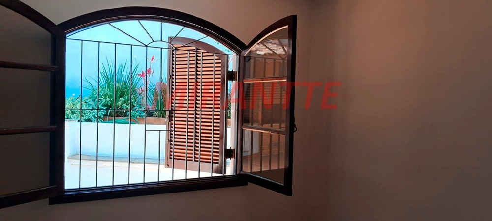 Sobrado de 200m² com 3 quartos em Vila Irmaos Arnoni