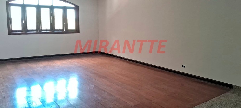 Sobrado de 200m² com 3 quartos em Vila Irmaos Arnoni