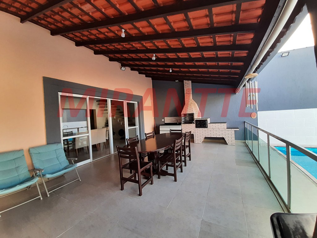 Sobrado de 340m² com 5 quartos em Suarão