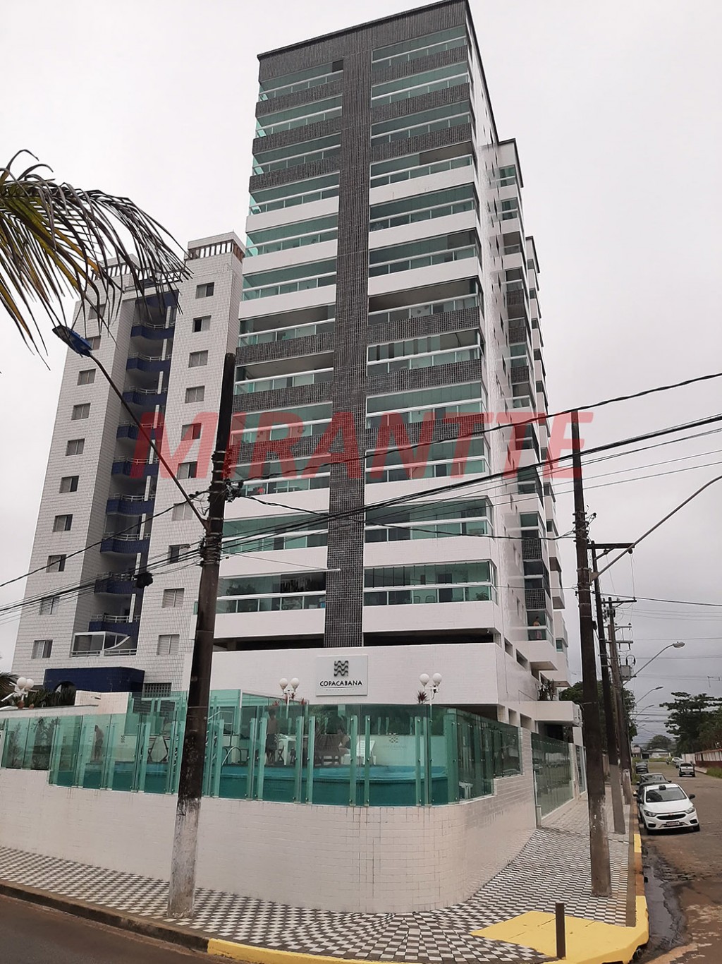 Apartamento de 74m² com 2 quartos em Vila Atlântica
