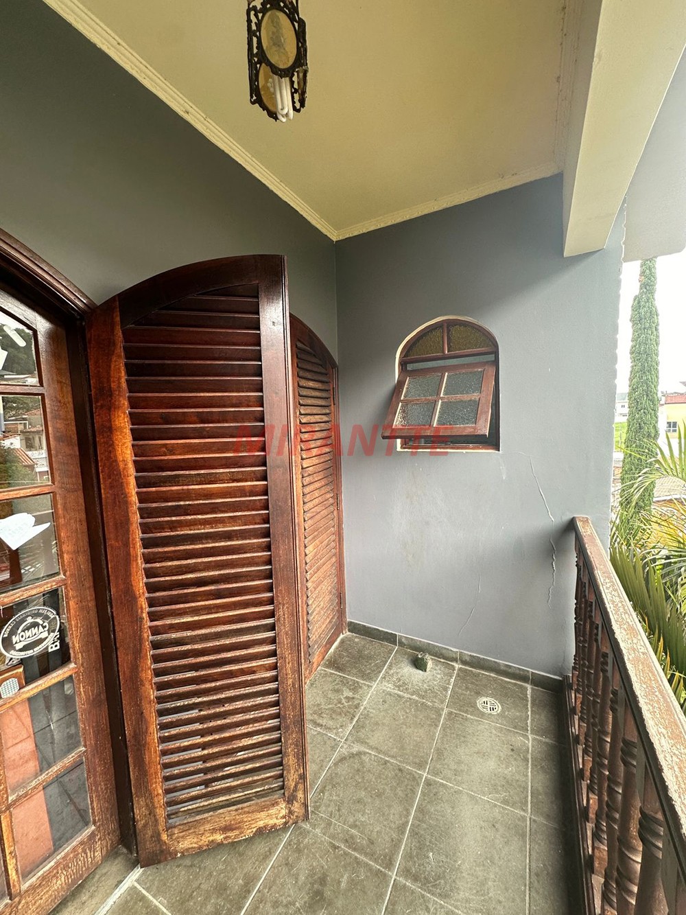 Sobrado de 238m² com 3 quartos em Horto Florestal