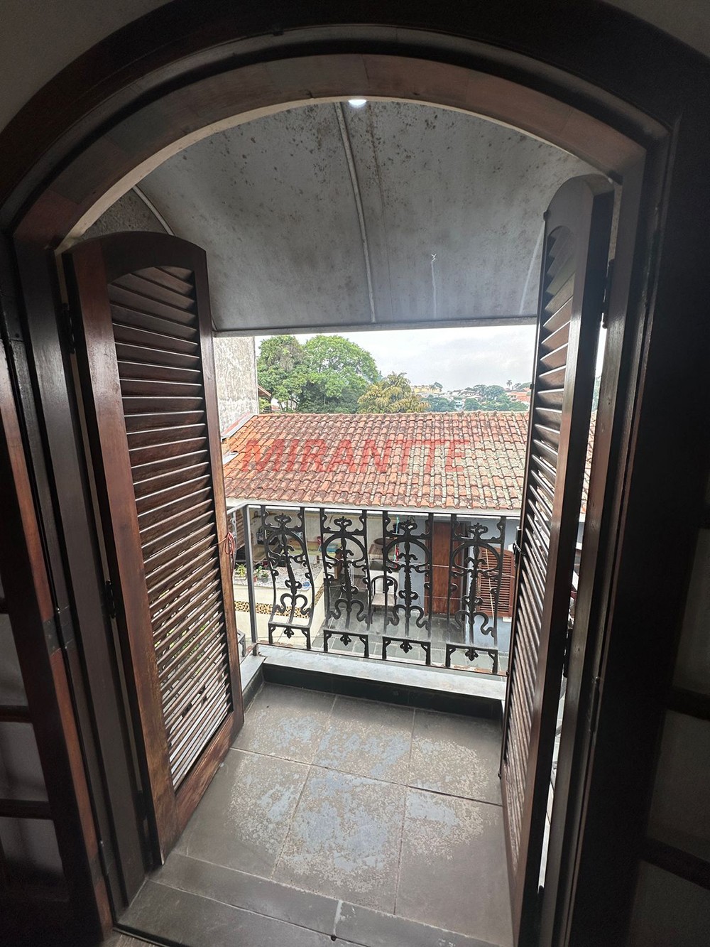 Sobrado de 238m² com 3 quartos em Horto Florestal