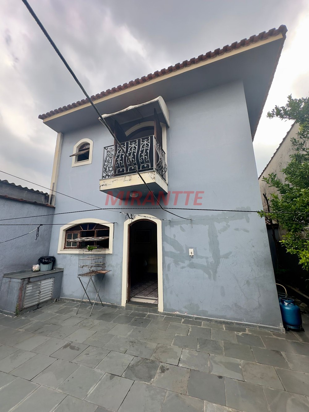 Sobrado de 238m² com 3 quartos em Horto Florestal