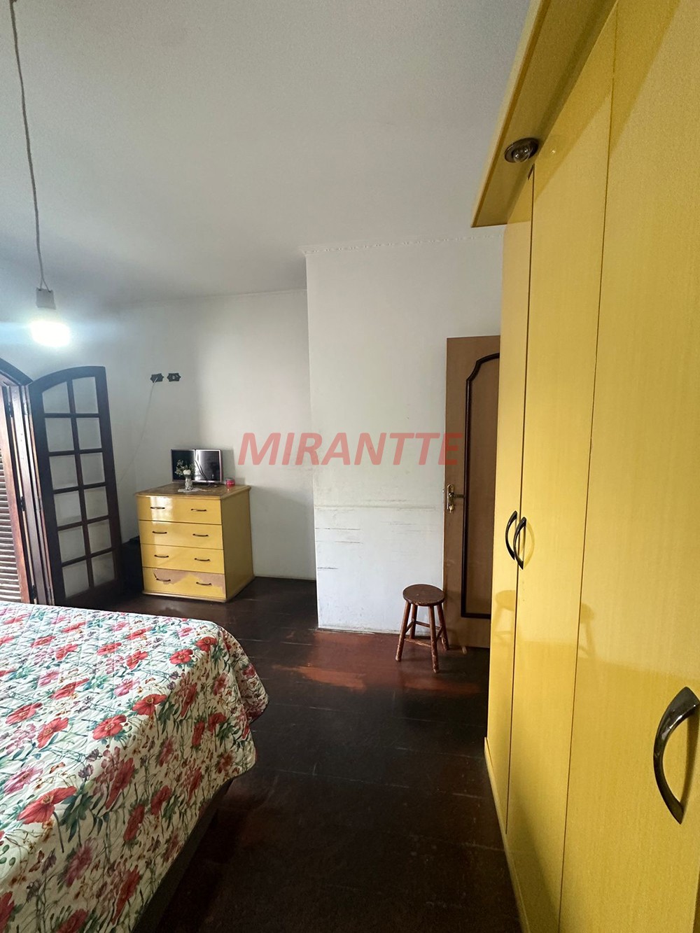 Sobrado de 238m² com 3 quartos em Horto Florestal