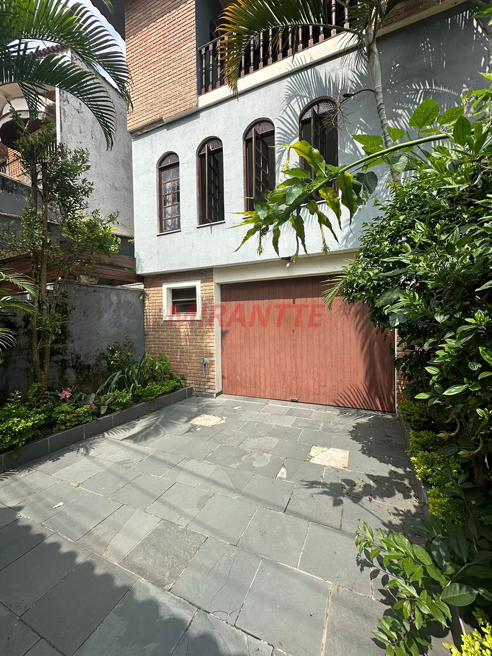 Sobrado de 238m² com 3 quartos em Horto Florestal