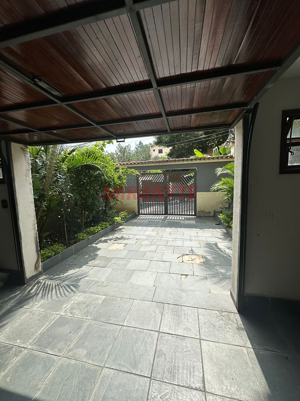 Sobrado de 238m² com 3 quartos em Horto Florestal