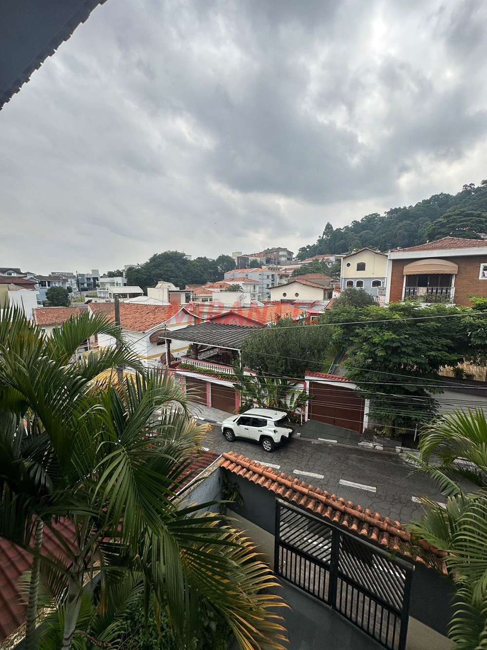 Sobrado de 238m² com 3 quartos em Horto Florestal