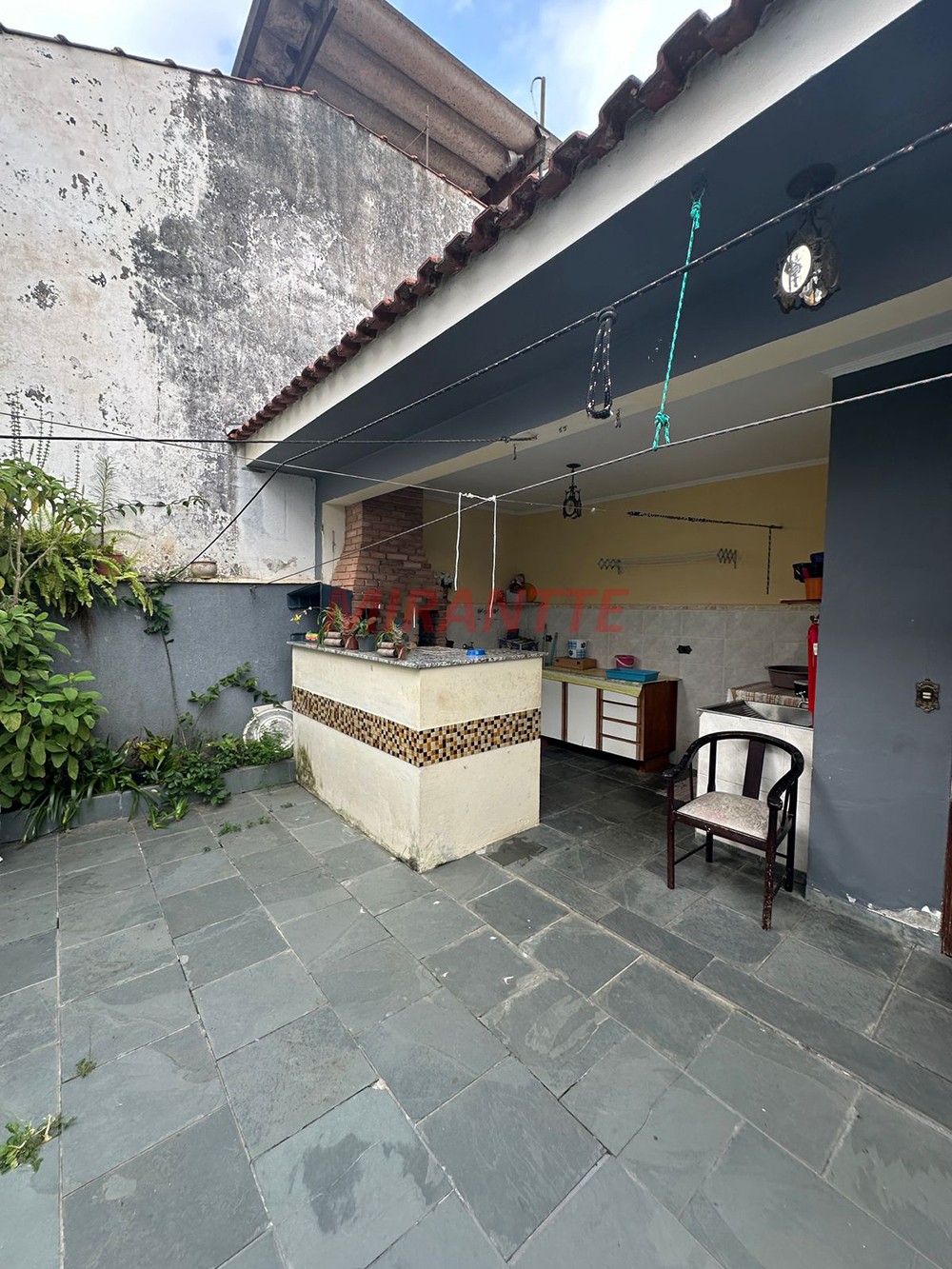 Sobrado de 238m² com 3 quartos em Horto Florestal