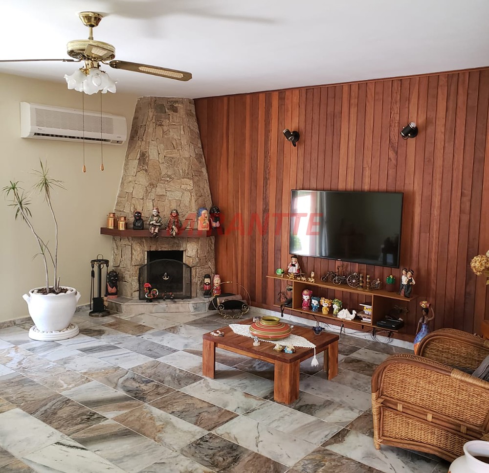 Cond. fechado de 279m² com 3 quartos em Condomínio Flamboyant-B