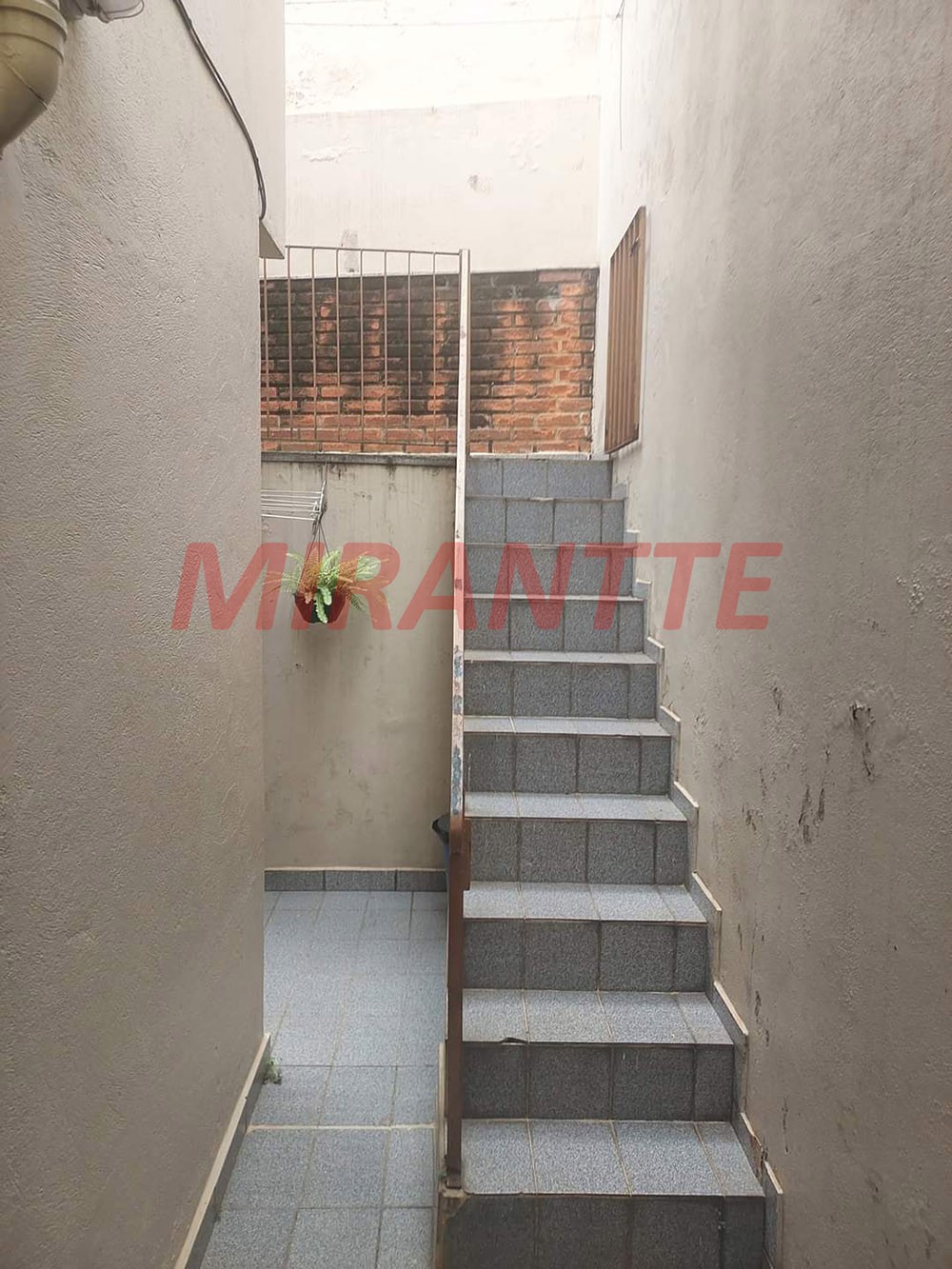 Sobrado de 154m² com 3 quartos em Jardim Monjolo