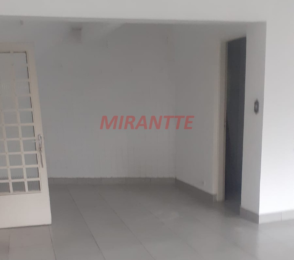 Comercial de 349m² em Santana
