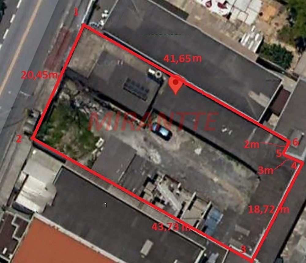 Terreno de 892m² em Limão