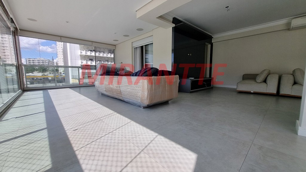 Apartamento de 222m² com 4 quartos em Perdizes