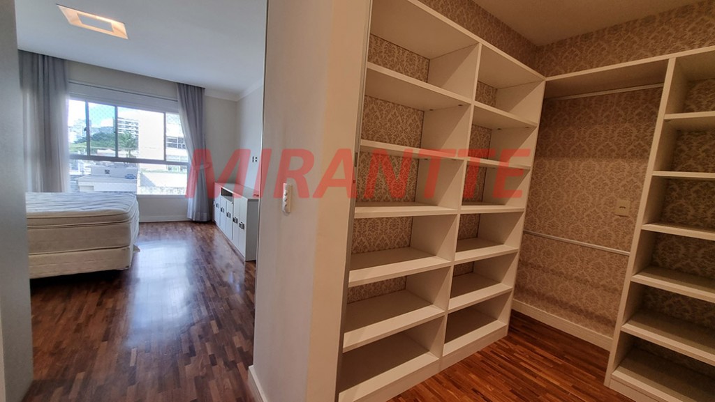 Apartamento de 222m² com 4 quartos em Perdizes