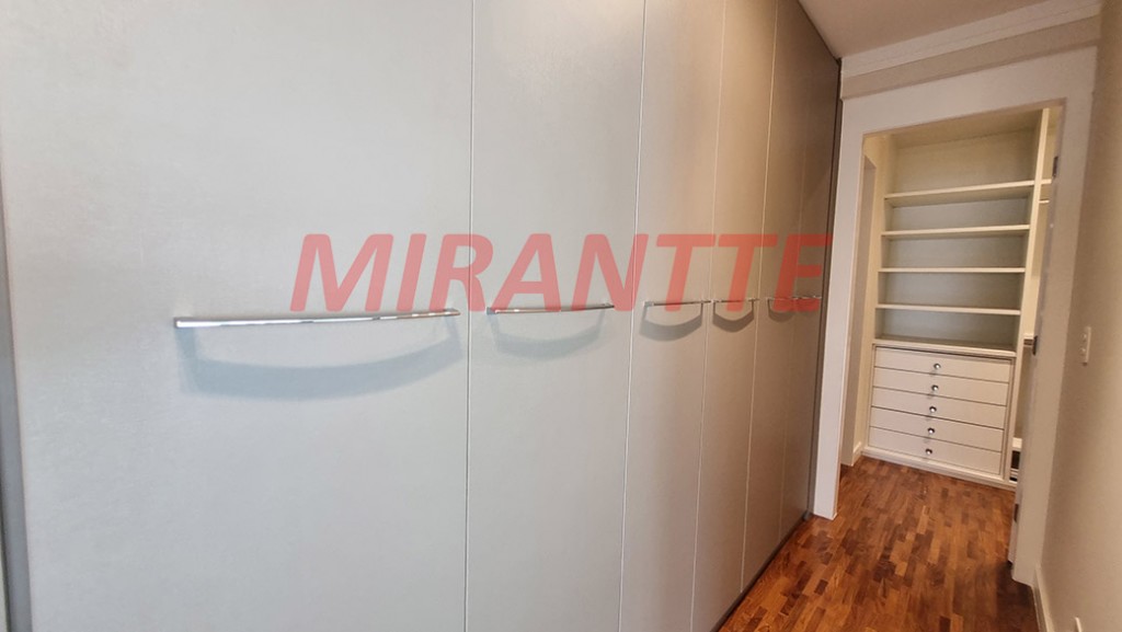 Apartamento de 222m² com 4 quartos em Perdizes