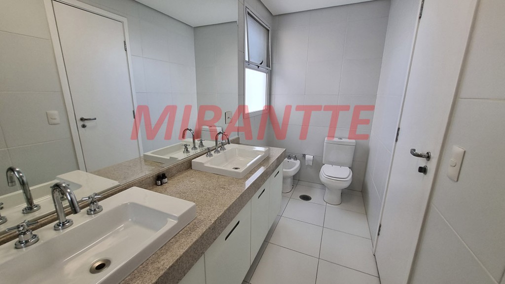 Apartamento de 222m² com 4 quartos em Perdizes
