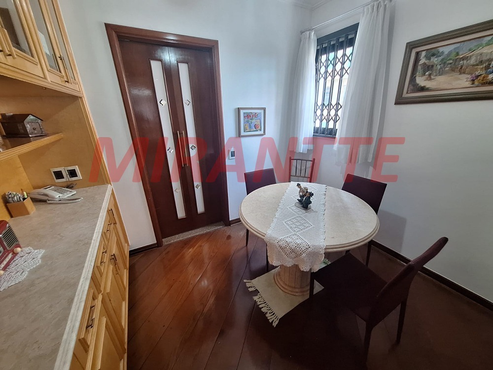 Apartamento de 220m² com 4 quartos em Santana