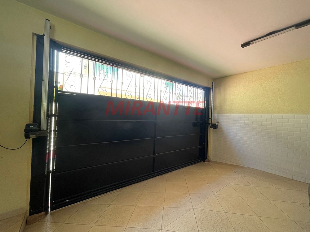 Cond. fechado de 260m² com 4 quartos em Vila Albertina