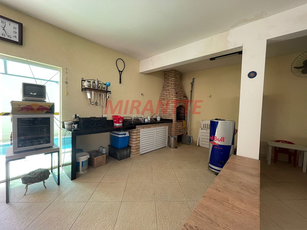 Cond. fechado de 260m² com 4 quartos em Vila Albertina