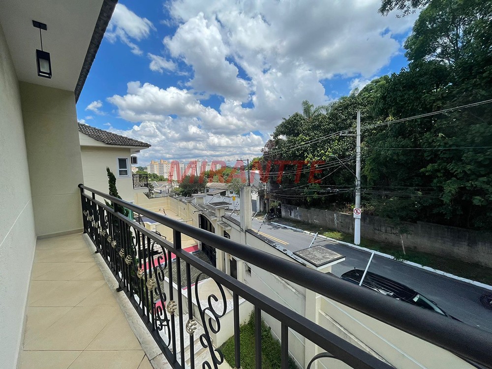 Cond. fechado de 260m² com 4 quartos em Vila Albertina