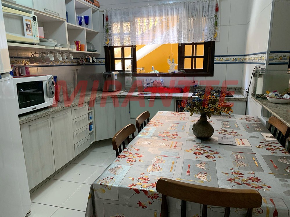 Sobrado de 140m² com 4 quartos em Vila Sabrina
