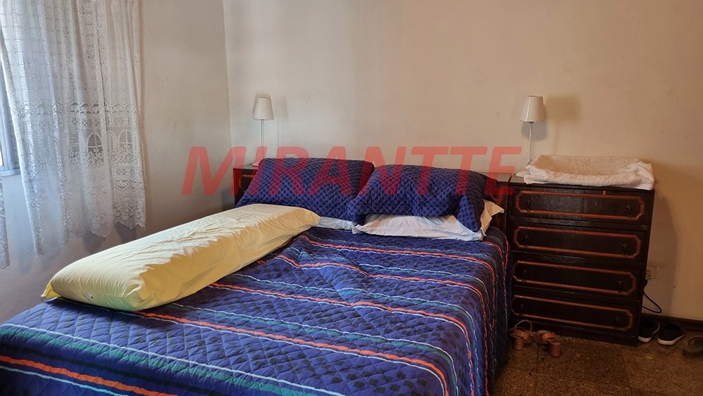 Sobrado de 225m² com 4 quartos em Jardim São Paulo