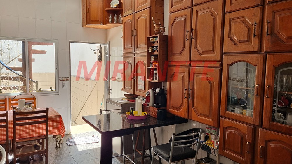 Sobrado de 225m² com 4 quartos em Jardim São Paulo