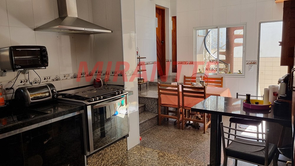 Sobrado de 225m² com 4 quartos em Jardim São Paulo