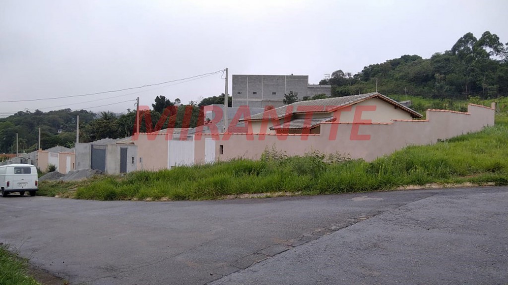 Casa terrea com 3 quartos em Terra Preta