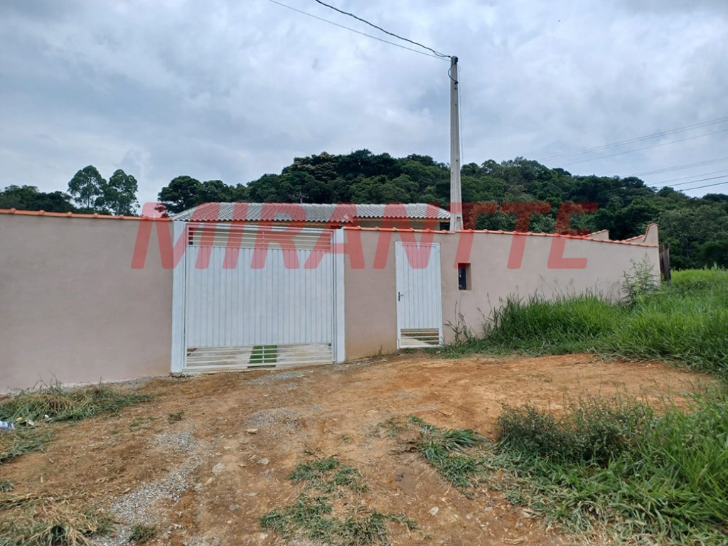 Casa terrea com 3 quartos em Terra Preta