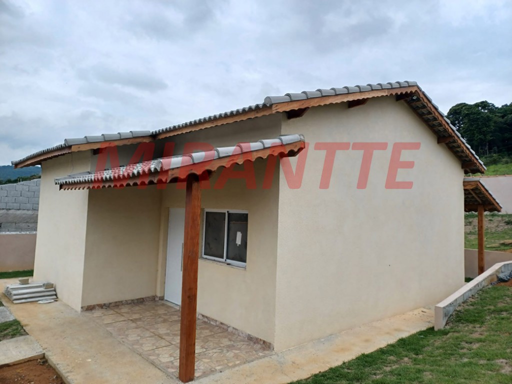 Casa terrea com 3 quartos em Terra Preta