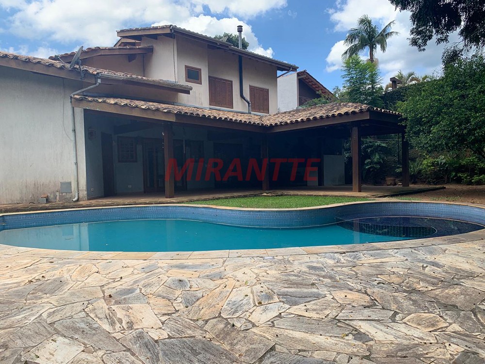 Sobrado de 364m² com 4 quartos em Serra da Cantareira
